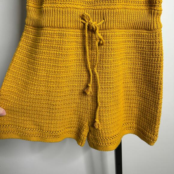 Universal‎ Threads Crochet Romper- XS- mustard color. Unlined, stretchy, halter - Picture 4 of 6